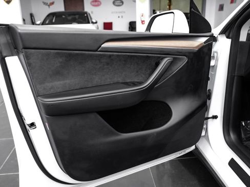 Used 2023 Tesla Model Y Long Range AWD/4WD image 42
