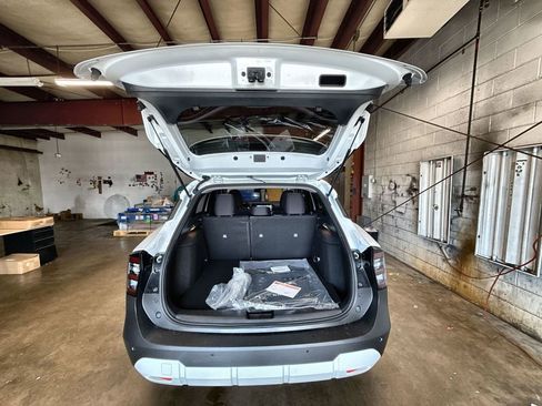 New 2025 Nissan Kicks SV w/ SV Premium Package image 20