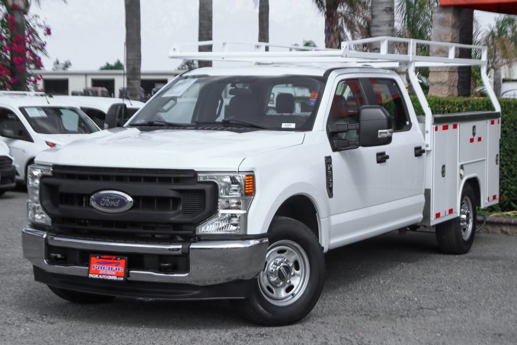 Used 2022 Ford F250 XL w/ Power Equipment Group RWD image 4