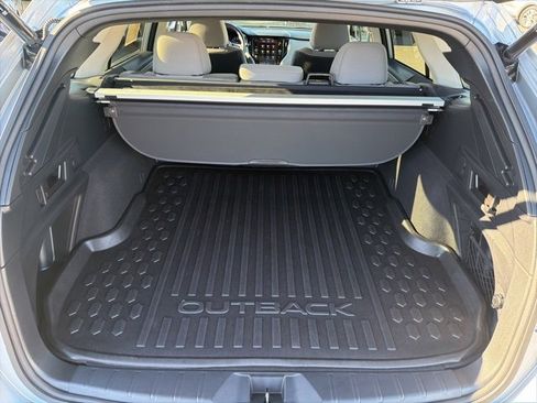Used 2022 Subaru Outback Premium image 17
