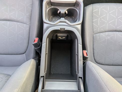 Used 2021 Toyota RAV4 XLE image 31