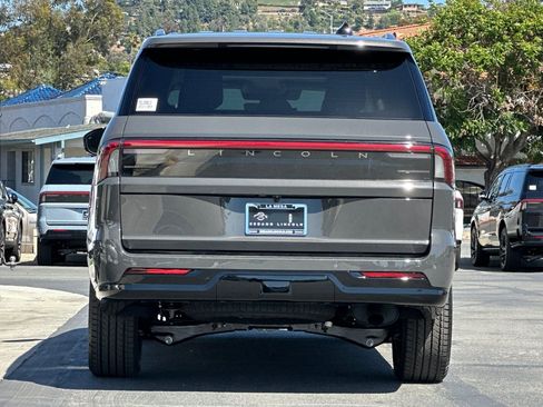 New 2026 Lincoln Navigator Black Label AWD/4WD image 4