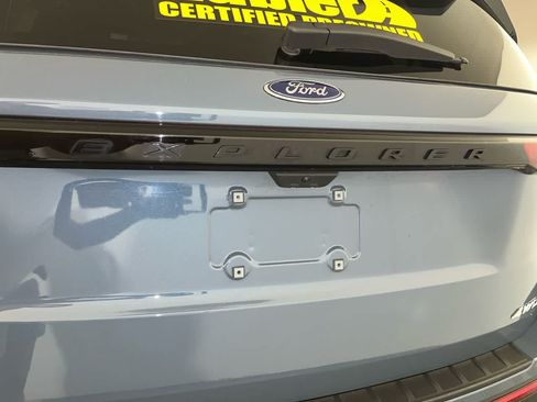 Used 2025 Ford Explorer ST-Line AWD/4WD image 11