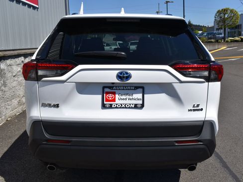 Certified 2024 Toyota RAV4 LE AWD/4WD image 6