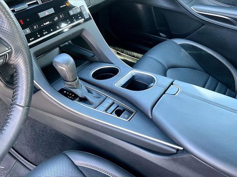 Used 2022 Toyota Avalon Touring image 15