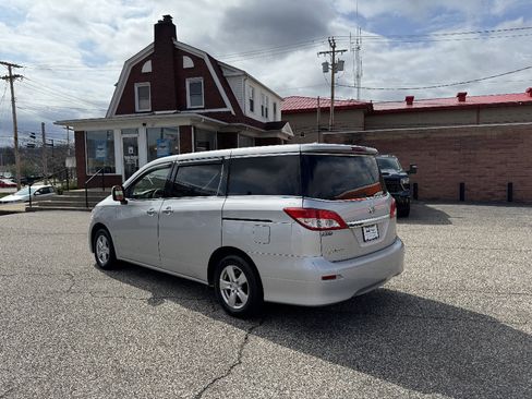 Used 2015 Nissan Quest SV image 3