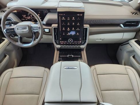 Used 2025 GMC Yukon XL Denali w/ Sun & Power Step Package image 23