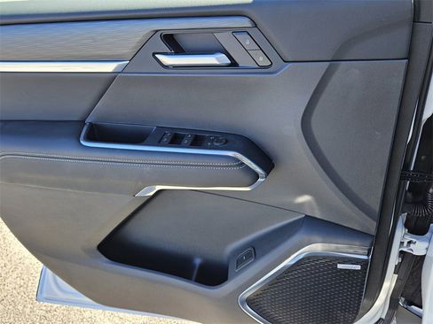 New 2026 GMC Acadia Elevation image 29