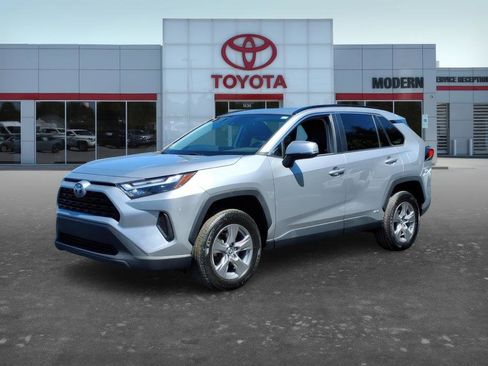 Certified 2022 Toyota RAV4 XLE w/ Convenience Package AWD/4WD image 1