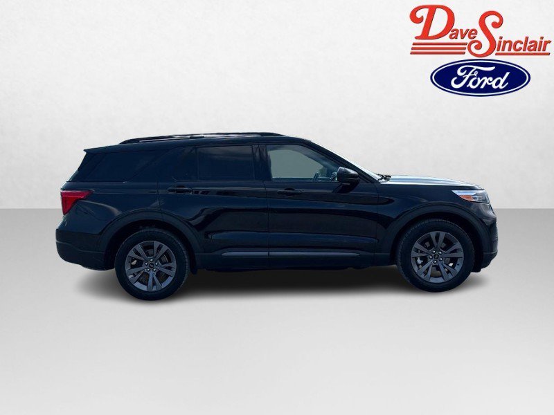 Used 2022 Ford Explorer XLT w/ Equipment Group 202A AWD/4WD image 5
