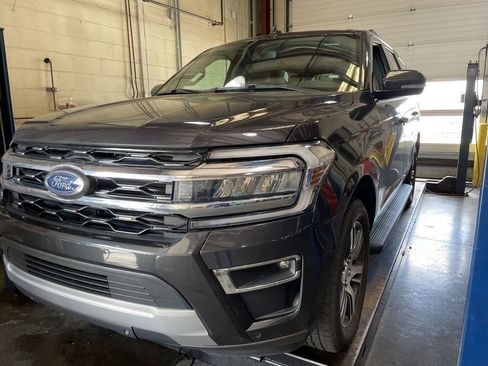 Used 2024 Ford Expedition Limited AWD/4WD image 18