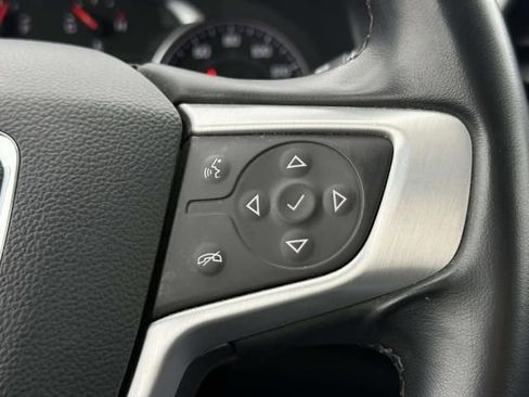Used 2023 GMC Acadia SLT image 24