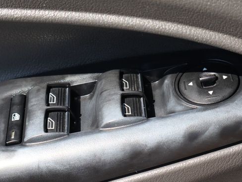 Used 2019 Ford Transit Connect XLT FWD image 17
