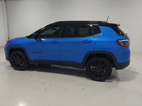 Used 2022 Jeep Compass Latitude AWD/4WD image 3