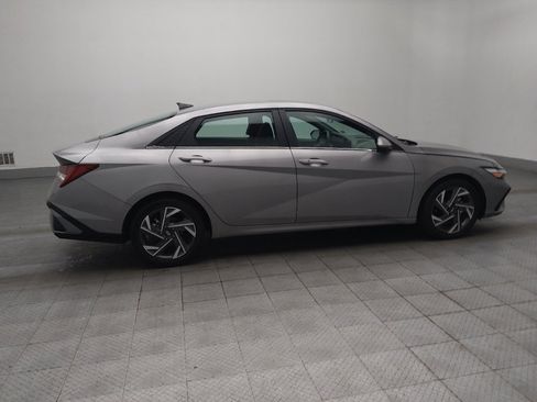Used 2025 Hyundai Elantra SEL FWD image 10