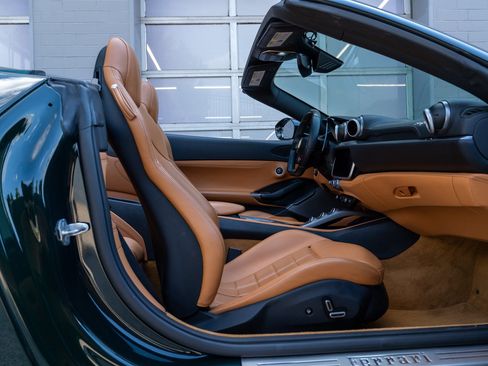 Used 2019 Ferrari Portofino RWD image 49