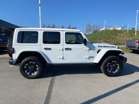 Used 2024 Jeep Wrangler Unlimited Rubicon 4xe AWD/4WD image 2