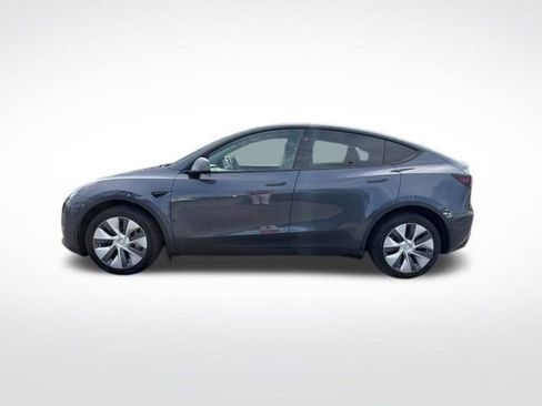 Used 2023 Tesla Model Y Long Range image 8