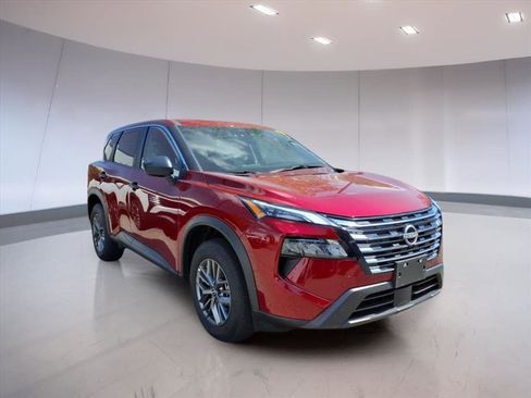 Used 2025 Nissan Rogue S image 1