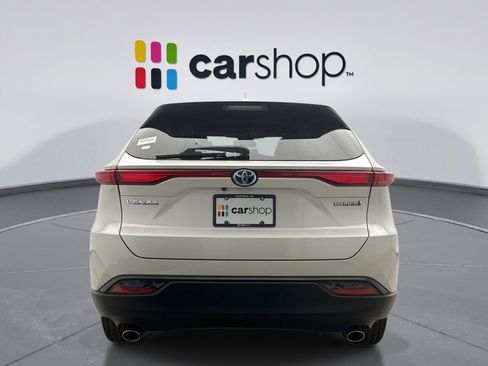 Used 2021 Toyota Venza LE w/ Carpet Mat Package (TMS) image 4