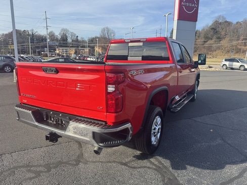 Used 2024 Chevrolet Silverado 2500 LT w/ Convenience Package image 7