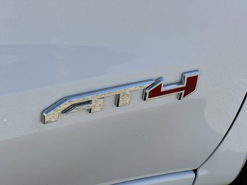 Used 2025 GMC Sierra 1500 AT4 image 31