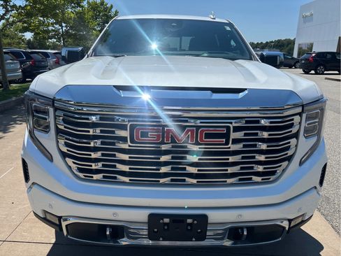 Used 2024 GMC Sierra 1500 Denali w/ Denali Reserve Package AWD/4WD image 5