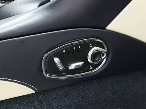 Used 2019 Aston Martin DB11 Coupe RWD image 87