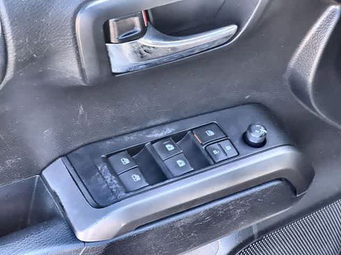 Used 2019 Toyota Tacoma TRD Sport w/ Technology Package image 30