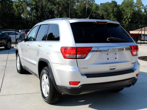 Used 2011 Jeep Grand Cherokee Laredo image 4