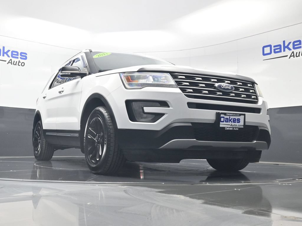 Used 2017 Ford Explorer XLT FWD image 35