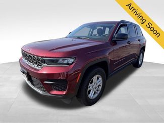 Used 2023 Jeep Grand Cherokee Laredo AWD/4WD video 1