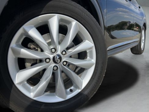 Used 2019 INFINITI QX50 Essential w/ Premium Heat Package image 12