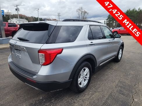 Used 2021 Ford Explorer XLT w/ Equipment Group 202A image 7