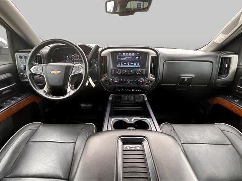 Used 2018 Chevrolet Silverado 1500 High Country AWD/4WD image 16