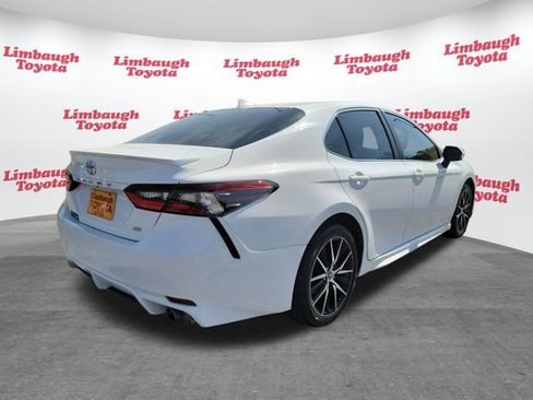 Used 2022 Toyota Camry SE image 21
