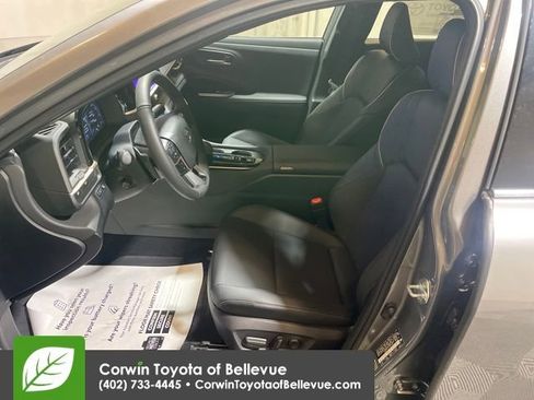 New 2026 Toyota Crown Platinum image 9