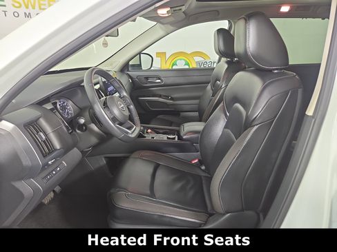 Used 2024 Nissan Pathfinder SL w/ SL Premium Package image 11