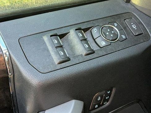 Used 2022 Ford F350 Lariat w/ Lariat Value Package AWD/4WD image 12
