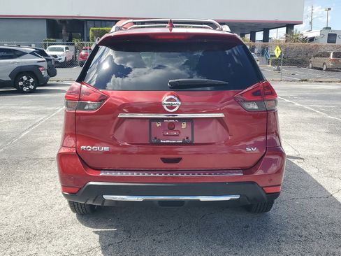 Certified 2020 Nissan Rogue SV w/ Premium Package image 5