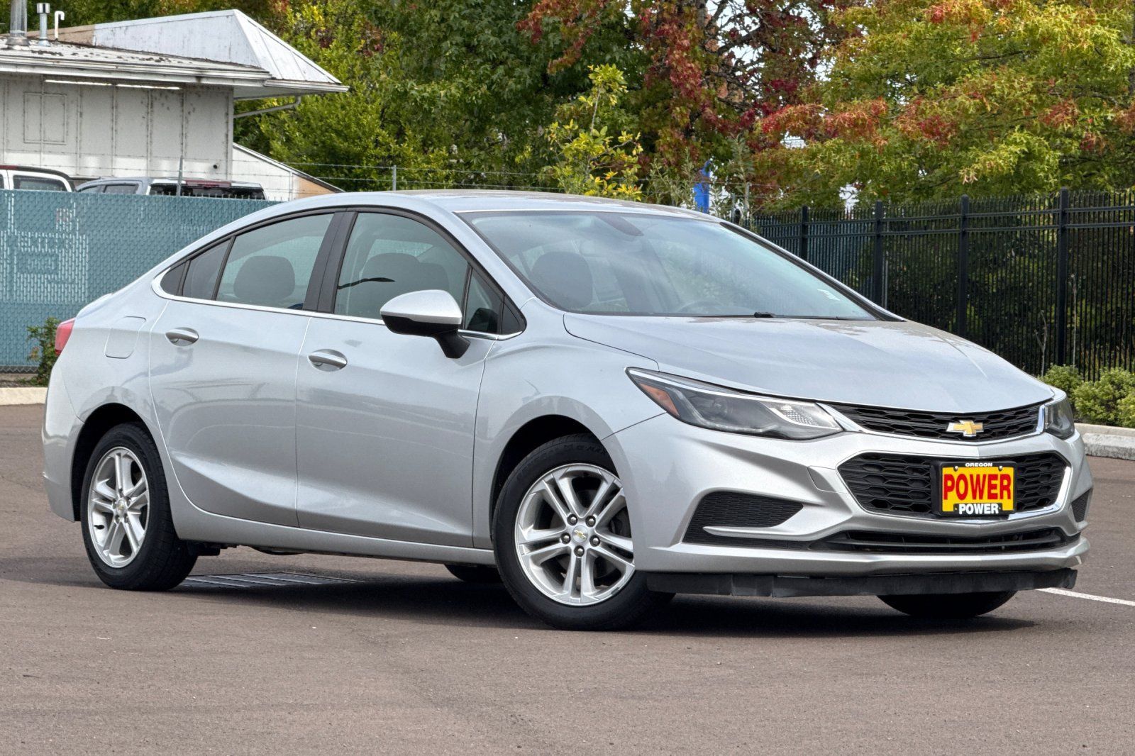 Used 2017 Chevrolet Cruze LT FWD image 2
