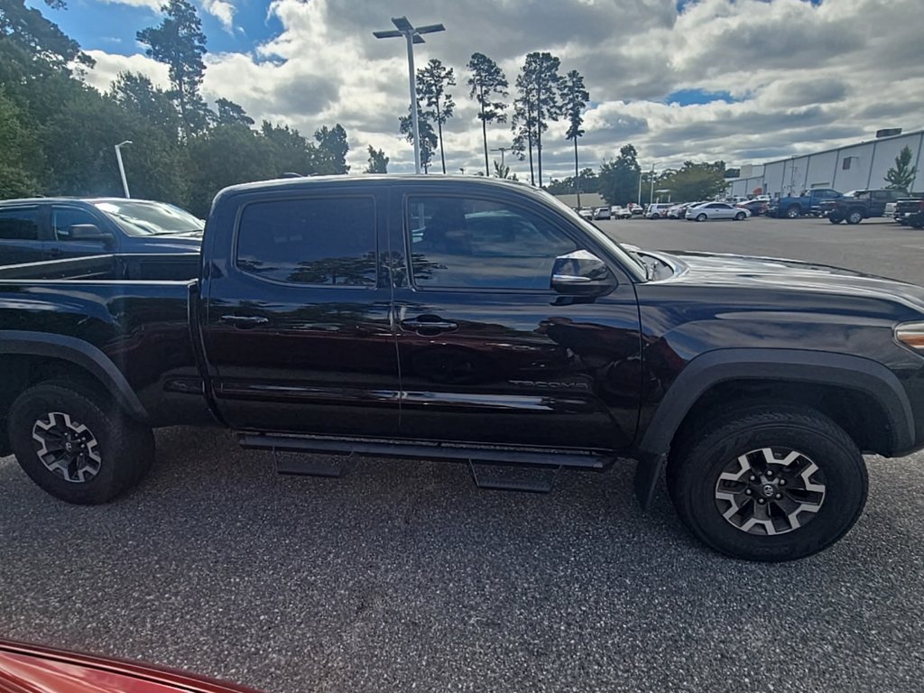Used 2018 Toyota Tacoma TRD Off-Road w/ Technology Package AWD/4WD image 4