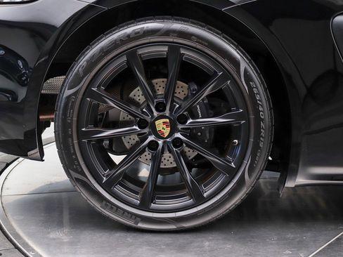 Used 2018 Porsche 718 Cayman RWD image 15