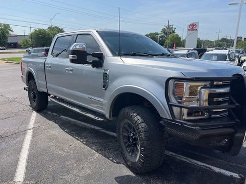 Used 2022 Ford F350 Platinum w/ Tremor Off-Road Package AWD/4WD image 6
