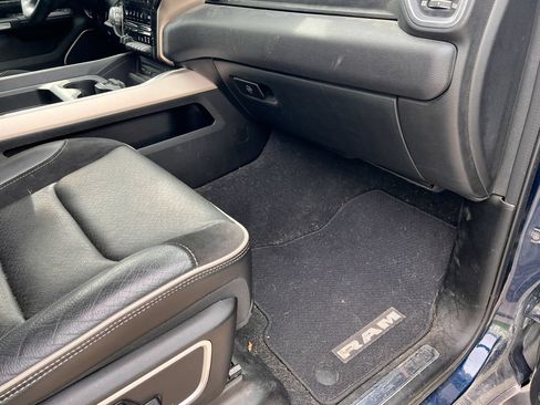 Used 2019 RAM 1500 Laramie AWD/4WD image 28