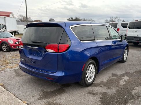 Used 2021 Chrysler Voyager LX image 4