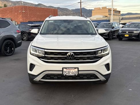Certified 2023 Volkswagen Atlas SE image 2