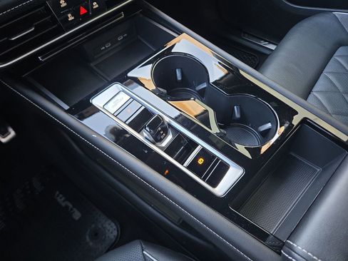 Used 2024 Volkswagen Atlas Cross Sport SEL Premium R-Line image 27