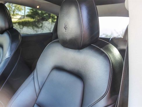 Used 2022 Tesla Model Y Long Range image 25