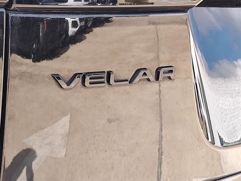 Used 2025 Land Rover Range Rover Velar Dynamic SE image 7
